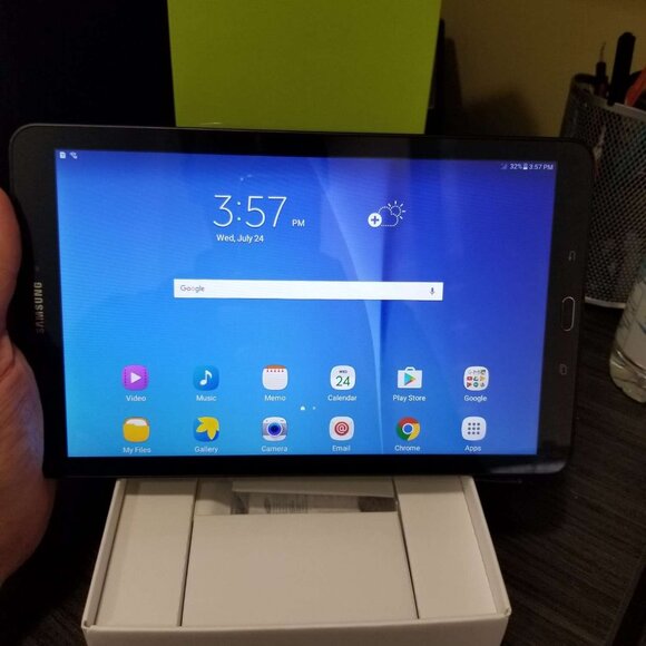 Samsung Galaxy TAB E 16GB,9.6"; WiFi+SIM Unlocked. Like new!!! - Picture 8 of 8